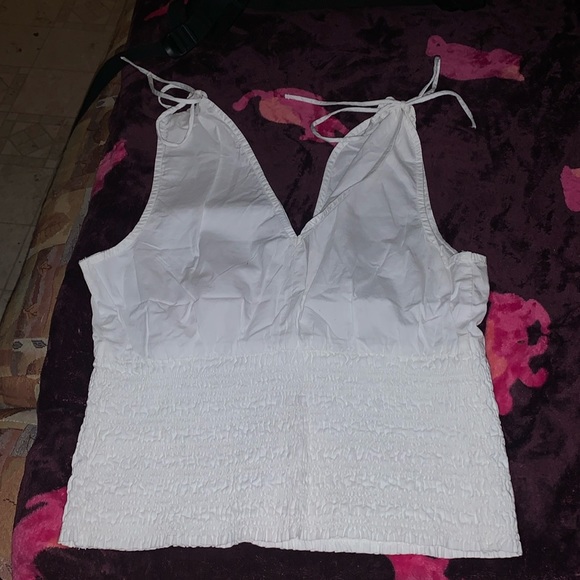 white old navy top - Picture 2 of 5